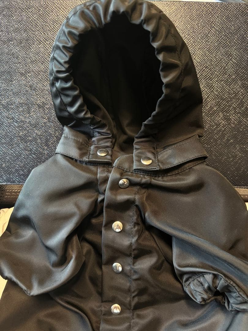 【PRADA】ドッグ　レインコート (新品・未使用)