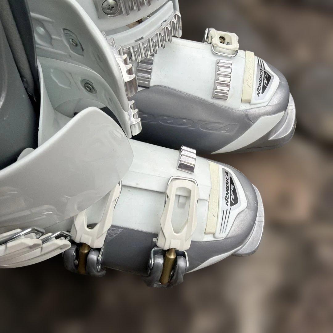 【一度のみ使用】Nordica スキーブーツ ホワイト/シルバー
