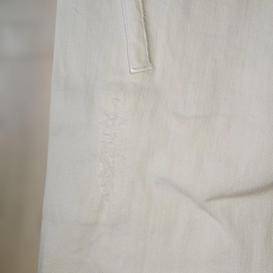 希少ホワイトスキニーデニム♪ウノピュー ダメージ加工♪刺繍ロゴ！ドローストリング