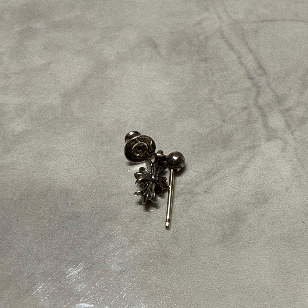 【CHROME HEARTS】 シルバーピアス タイニーECHプラス　片耳
