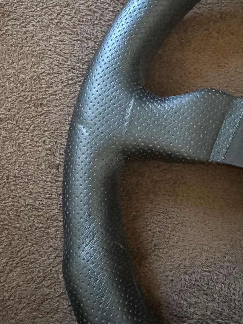 momo Competition ステアリング