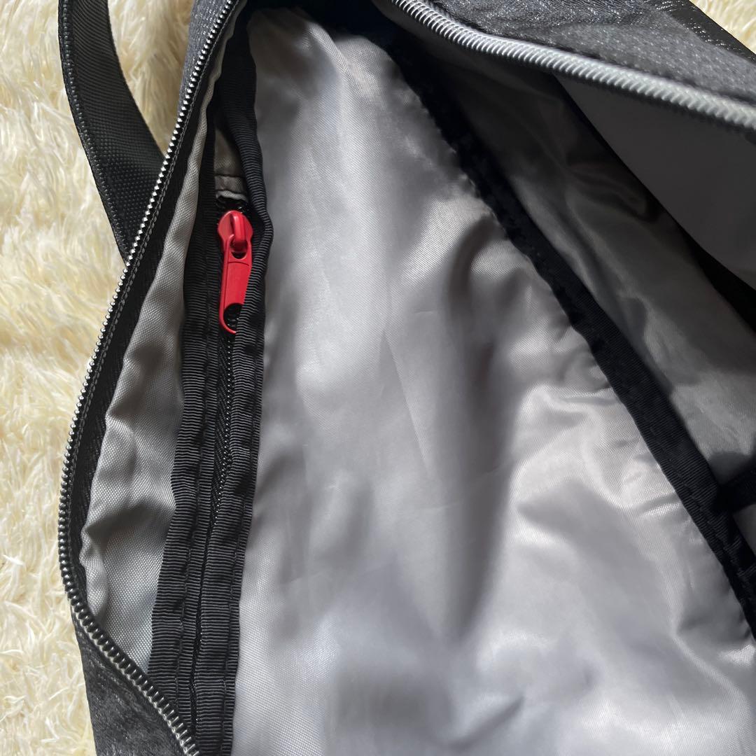 極美品　ヘルシーバックバッグ Mサイズ 9リットル 黒　ブラック