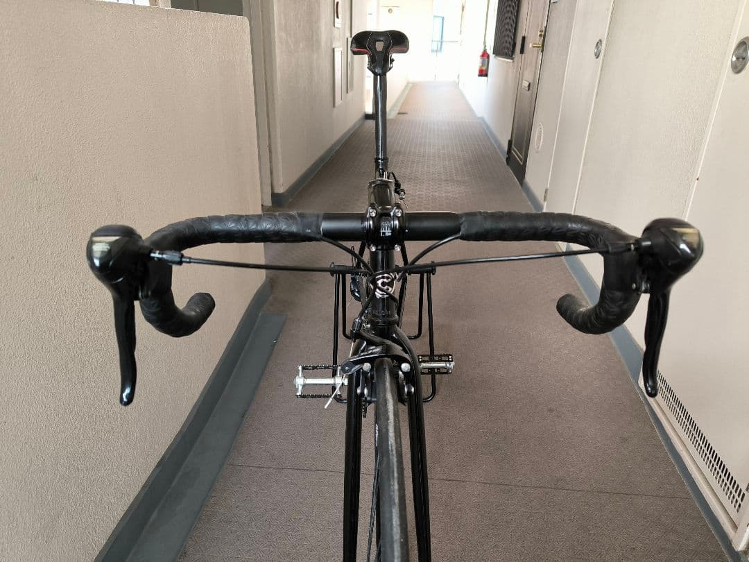 アートサイクルスタジオ　ロードバイク　タイヤ、ブレーキ　ハンドル等新品