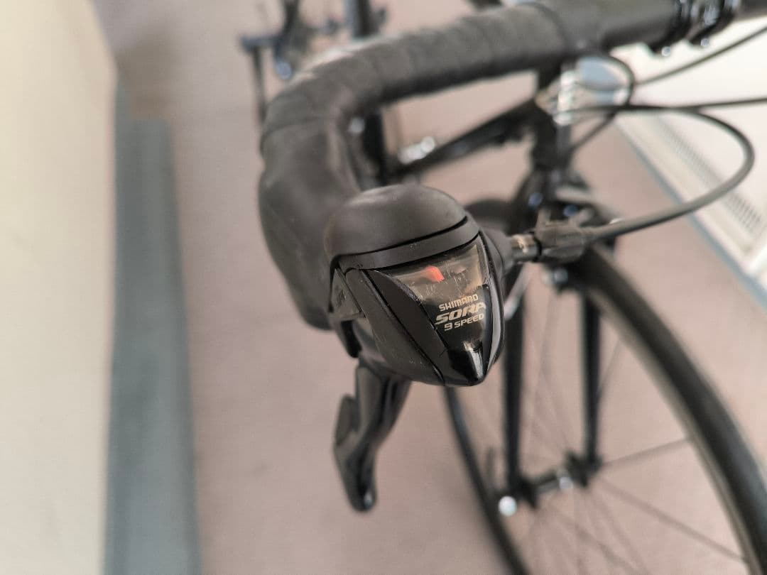 アートサイクルスタジオ　ロードバイク　タイヤ、ブレーキ　ハンドル等新品