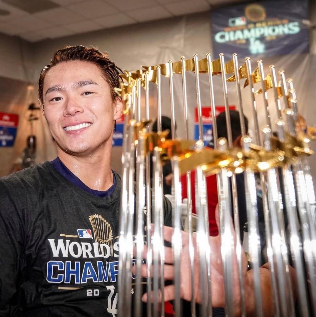 【24WS CHAMPION 】 山本由伸 直筆サイン ユニフォーム ホログラム