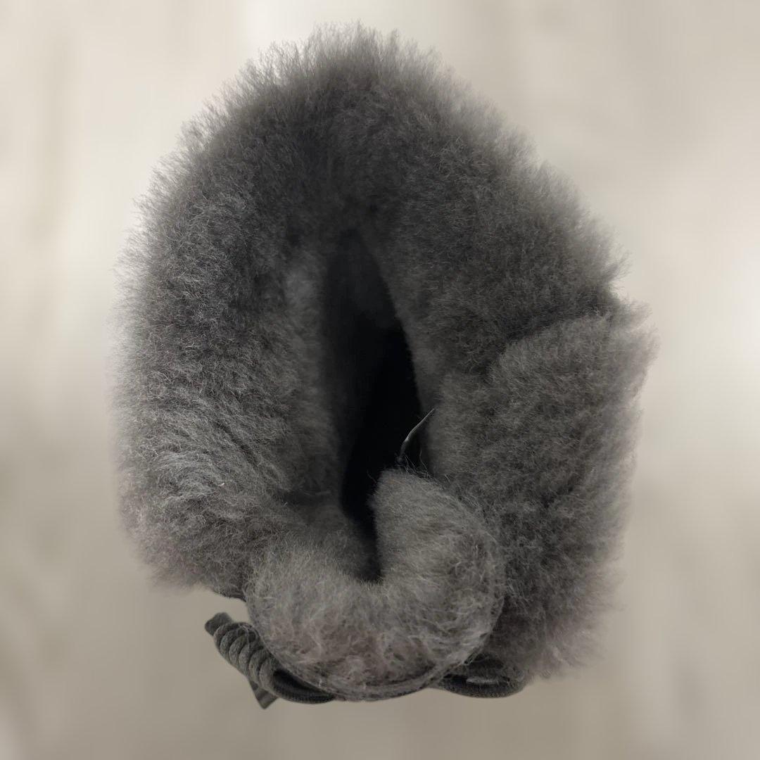 UGG グレー　リボン　ムートンブーツ　美品　24㎝　値下げ不可