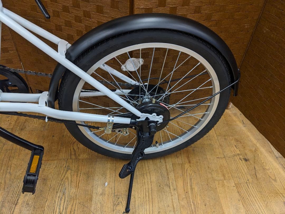 U056　美品　 折りたたみ自転車　20インチ 6段変速 ホワイト