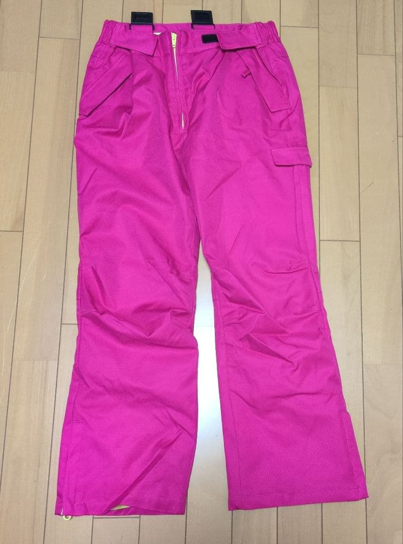 子ども用　スキー．スノーボードウェア 　ピンクとマルチカラー