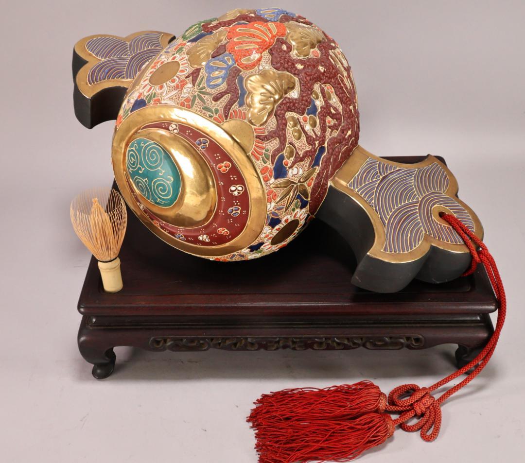 BK200　九谷焼　八幡窯　松鶴乃図　御小槌　金運　財運　開運　商売繁盛　置物