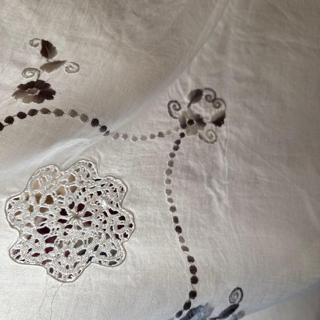 SALE❣️フランスアンティークஐ⋆*花柄とドイリー刺繍のクロスஐ