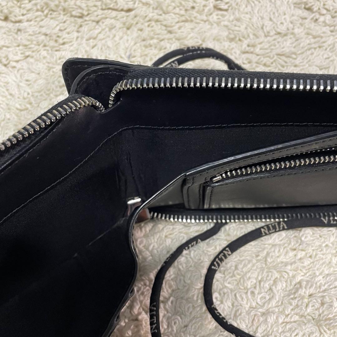 ヴァレンティノ 二つ折り ショルダーウォレット 首掛け ブラック