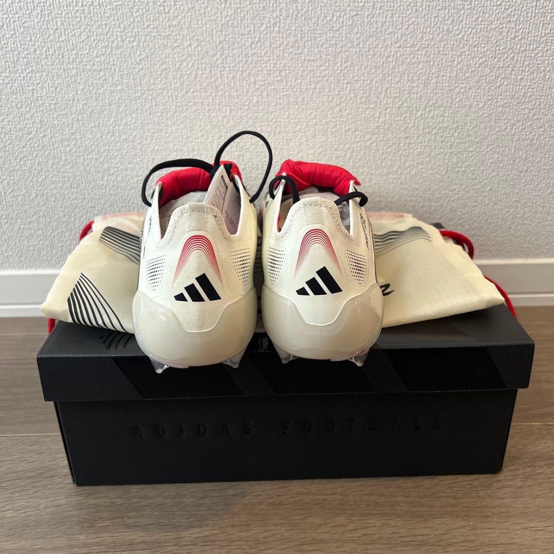 adidas Predator FG サッカーシューズ ホワイトレッドブラック