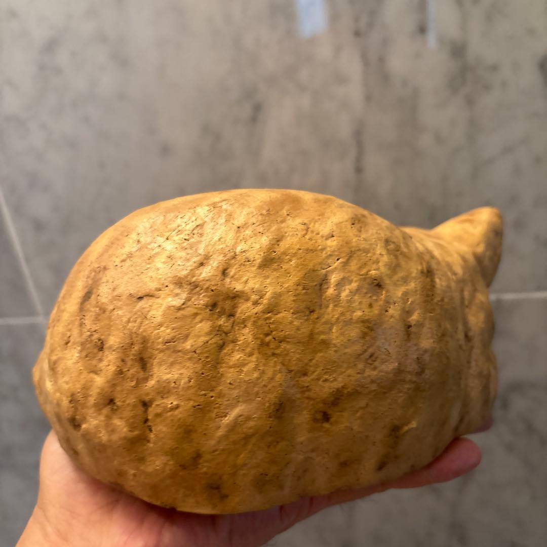 ヴィンテージ　手描きの瞳が美しいジブリ映画に出てきそうな猫の陶器オブジェ