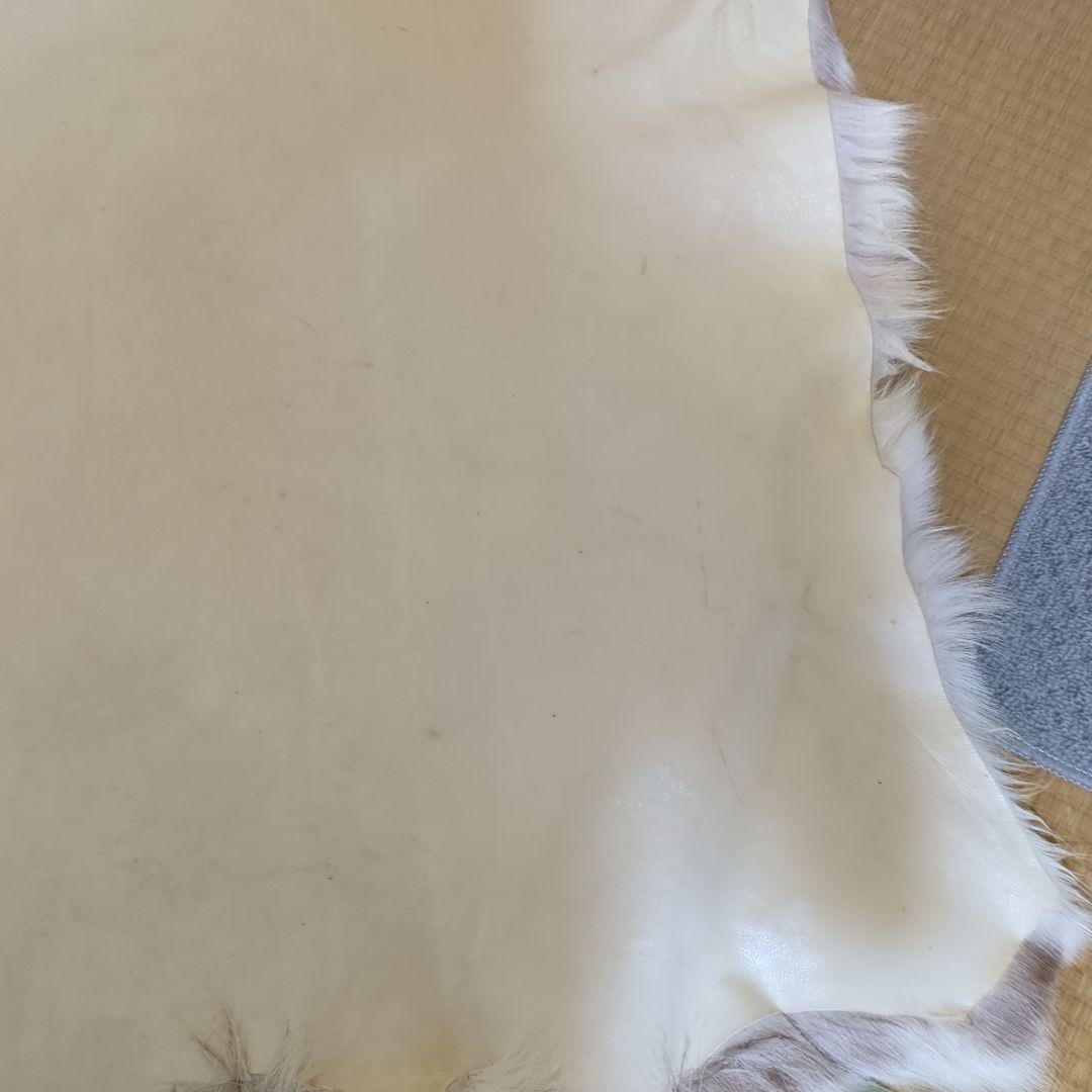 格安☆美品☆トナカイ一頭分の毛皮☆ 特大ラグマット