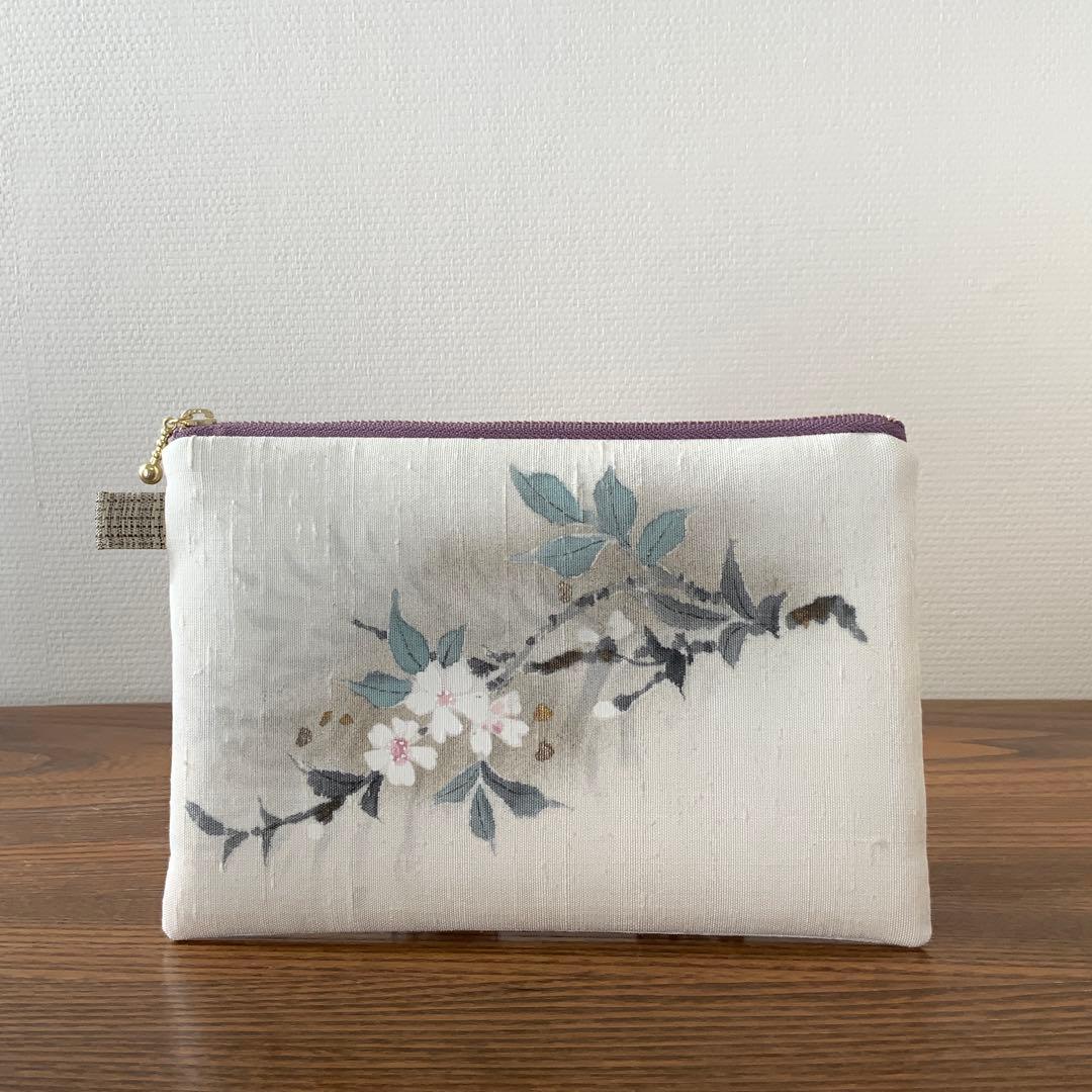 A4サイズ対応　紬帯　手描きの枝桜　リメイク　バンブーハンドルバッグ　ポーチ付き