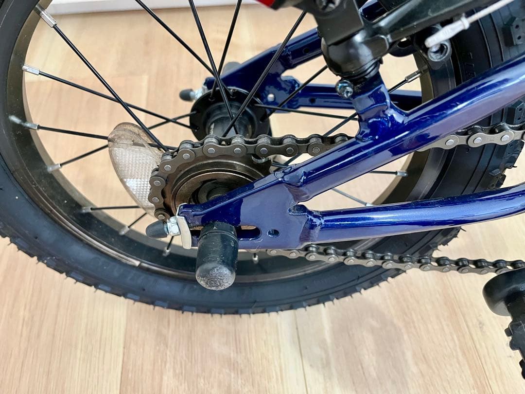 室内保管　送料込み　ヨツバサイクル　14インチ キッズバイク ネイビー