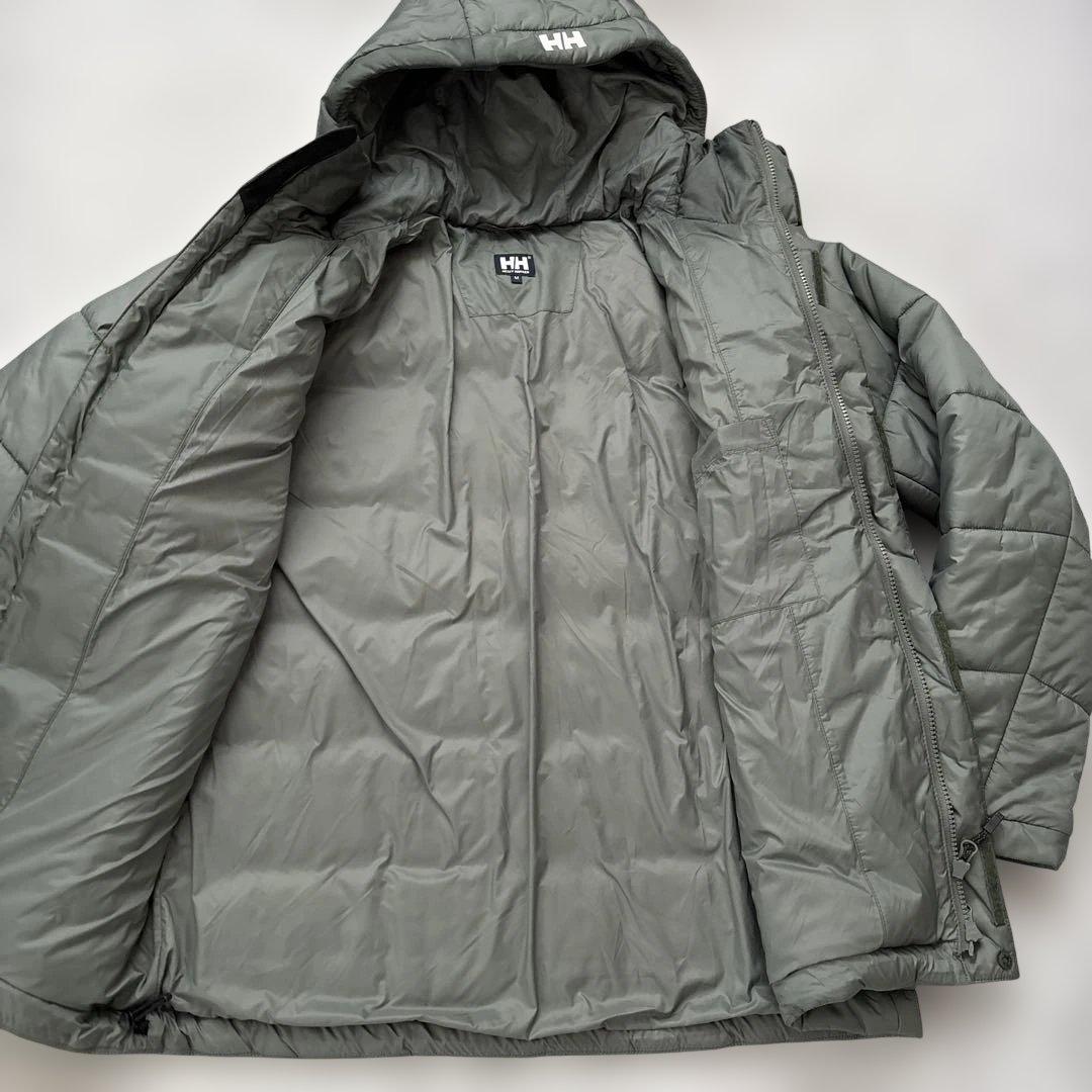 HELLY HANSEN アウター　ダウン　Mサイズ
