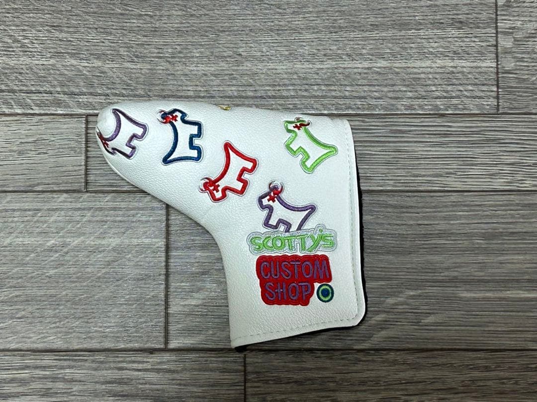 スタンド式キャディバック　人気のブラック！ご購入の方にパターカバープレゼント付