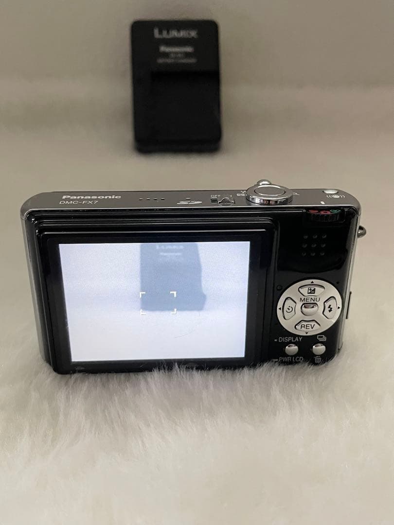 Panasonic LUMIX DMC-FX7 カメラ　デジカメ　コンデジ