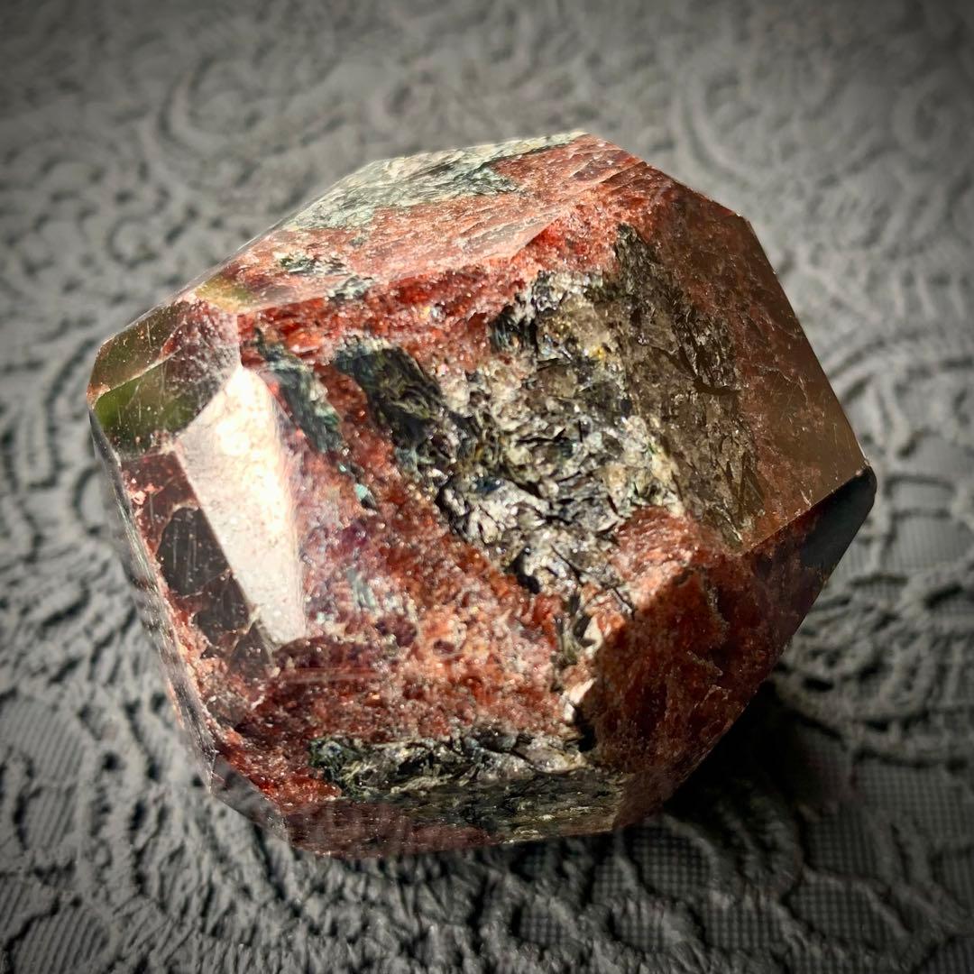 ダークレッドの12面体結晶ガーネット(Lサイズ5)ポリッシュ