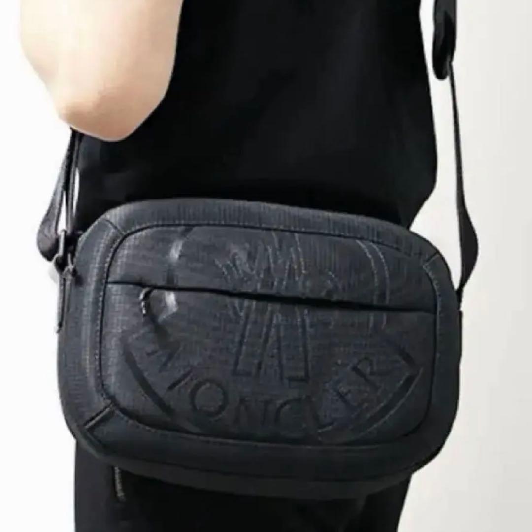 てつりんですモンクレール Cut Cross Body Bag