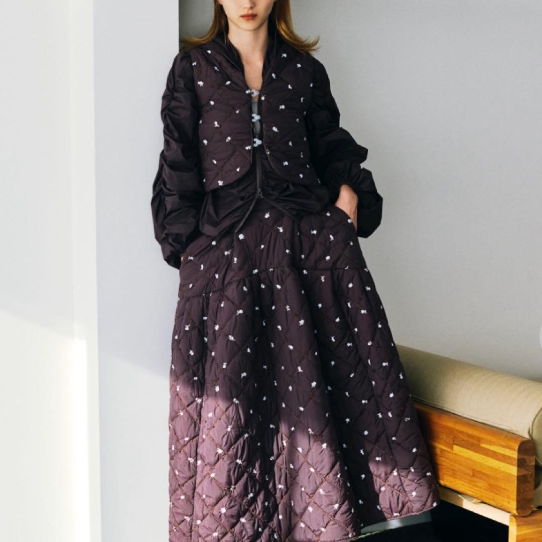 【完売品】フラワーエンブロイダリーキルティングベスト