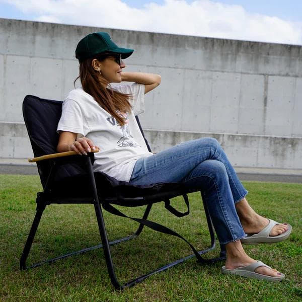 Daliz クッション付き肩掛け楽々持ち運び折りたたみベンチ 耐荷重160kg