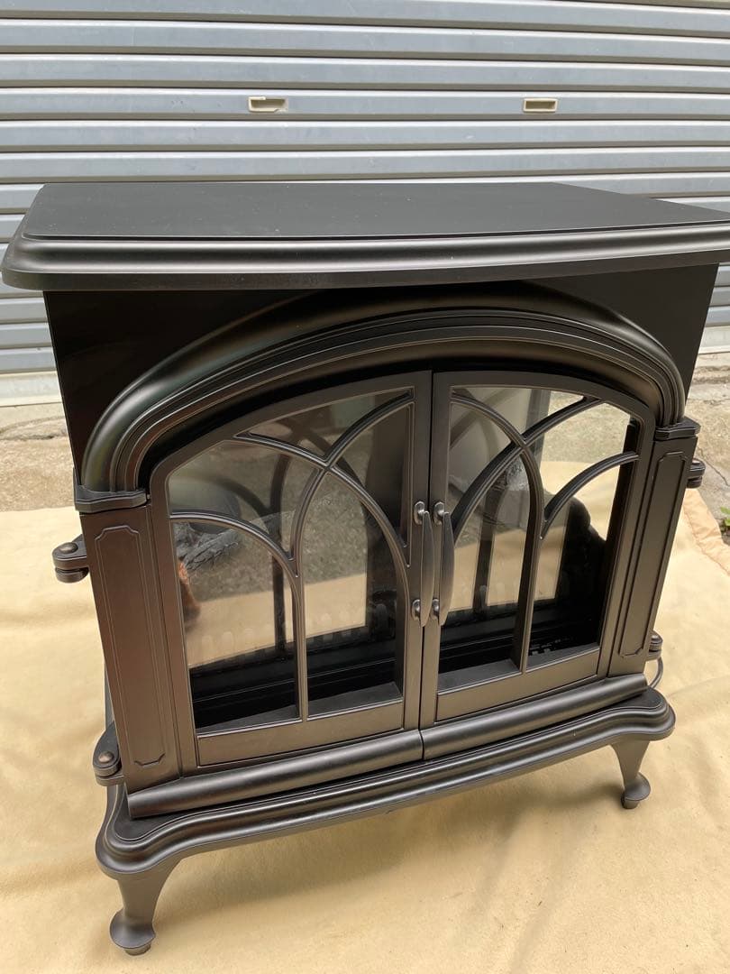 割と綺麗　ニトリ　ワイド暖炉型ファンヒーター　BLT-999B-3