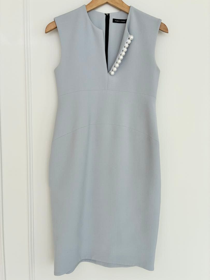 ヨーコチャン【スリットネック パールワンピース】サックスブルー36