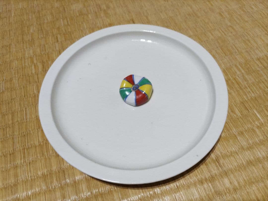 柿右衛門白磁　皿（17.6㎝）陰刻・銀杏　九谷白磁・古伊万里