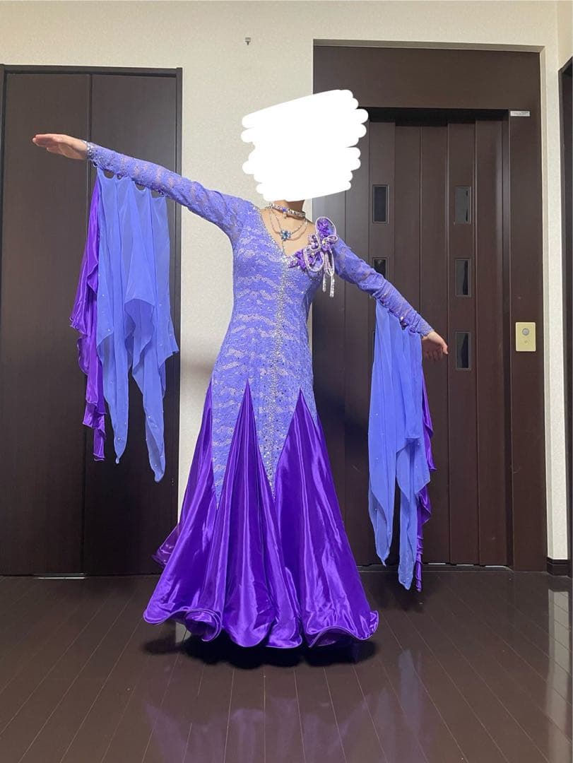 紫色の社交ダンスドレス