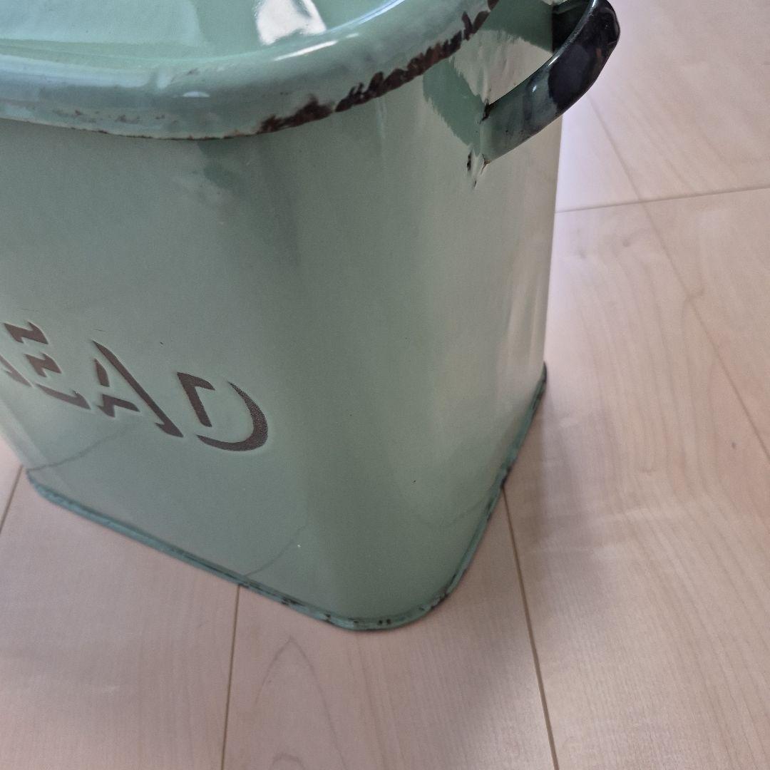 お値下げ　イギリスアンティーク　ホーロー　ブレッド缶　グリーン