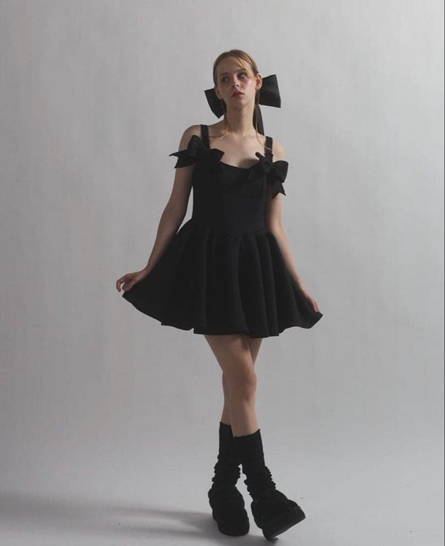 あ*様 ボンディングリボンワンピース　ブラック　lillilly