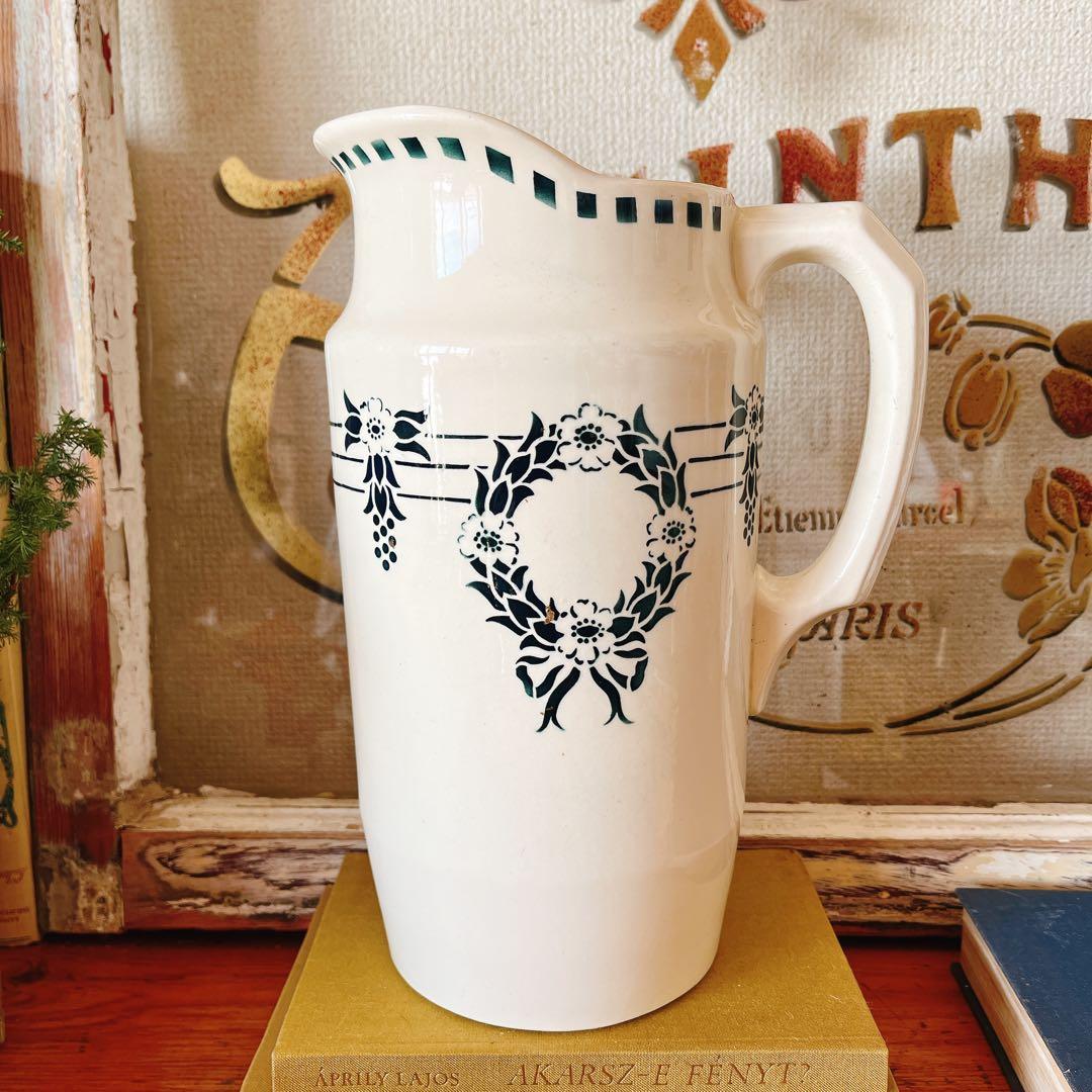 バドンヴィレー　すっきりシンプルなピシェ