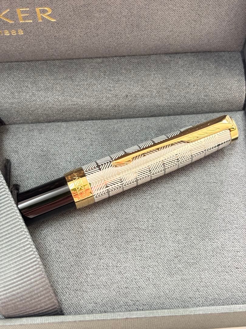 パーカー 万年筆 ソネットプレミアム メタル＆ブラックGT 細字　18K