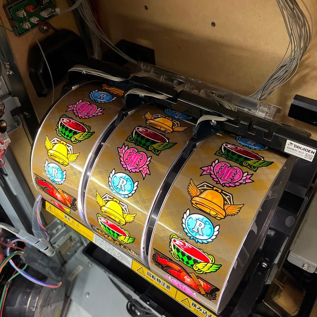 送料込み　パチスロ 実機 AKB48勝利の女神　不要機付き