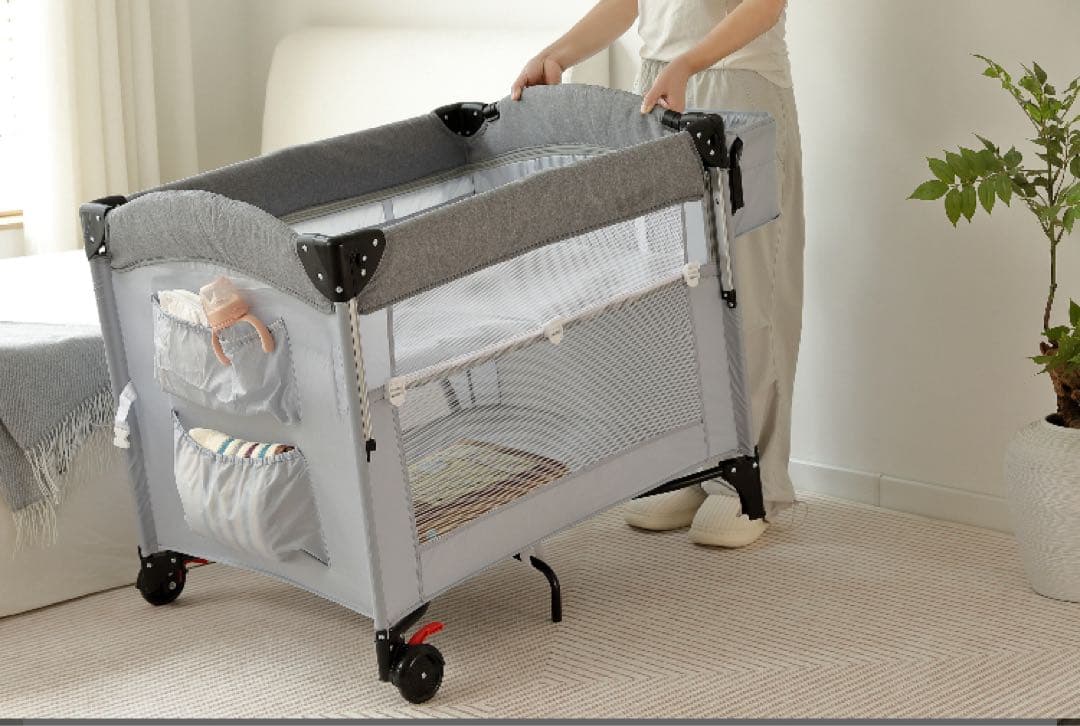 おむつ替えテーブル付きベビーベッド