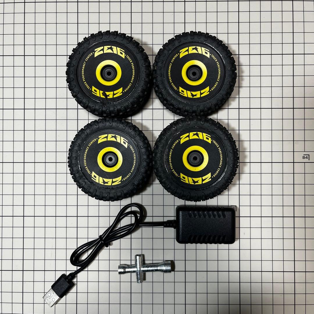 最終値下　爆速　ハイテック正規、社外OP多数ブラシレスラジコン75キロ4WD美品