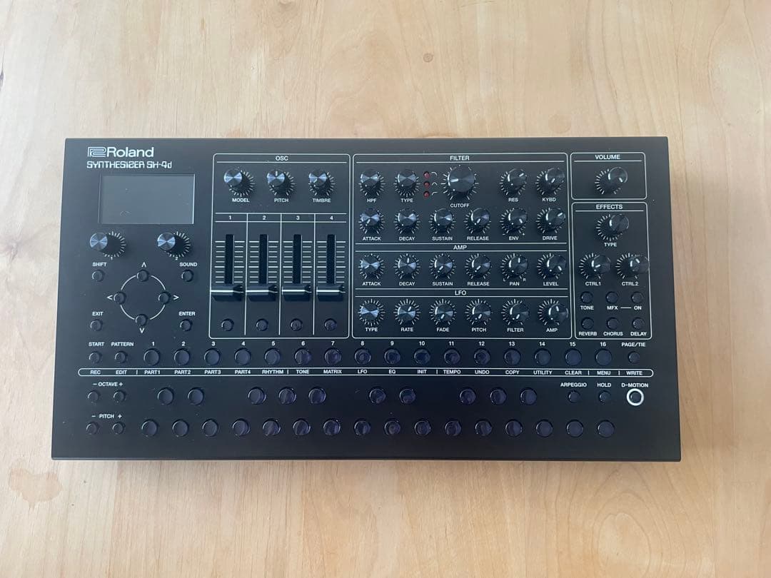 Roland シンセサイザー SH-4d (最終値下げ)