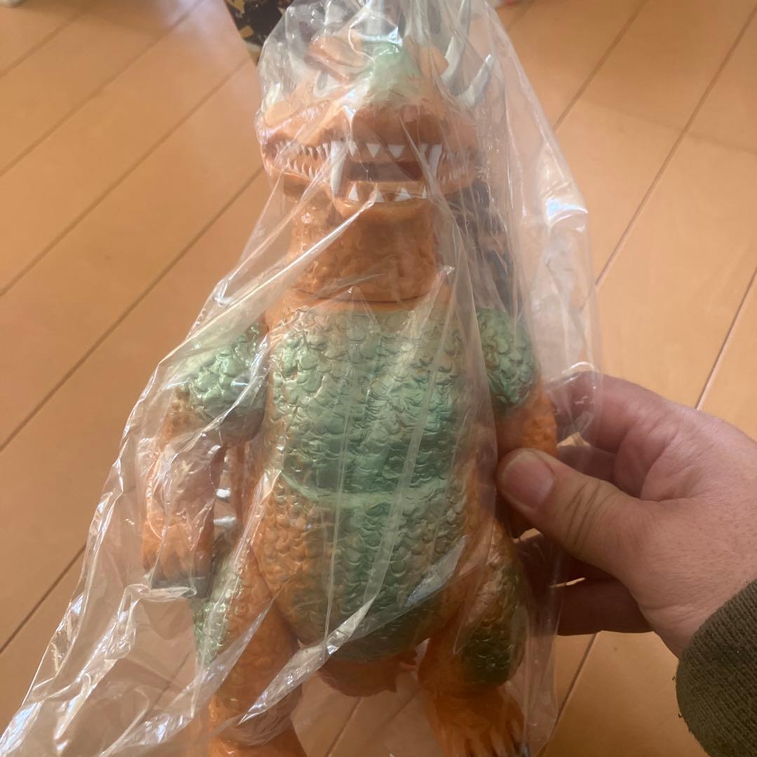 アンギラス　マーミット