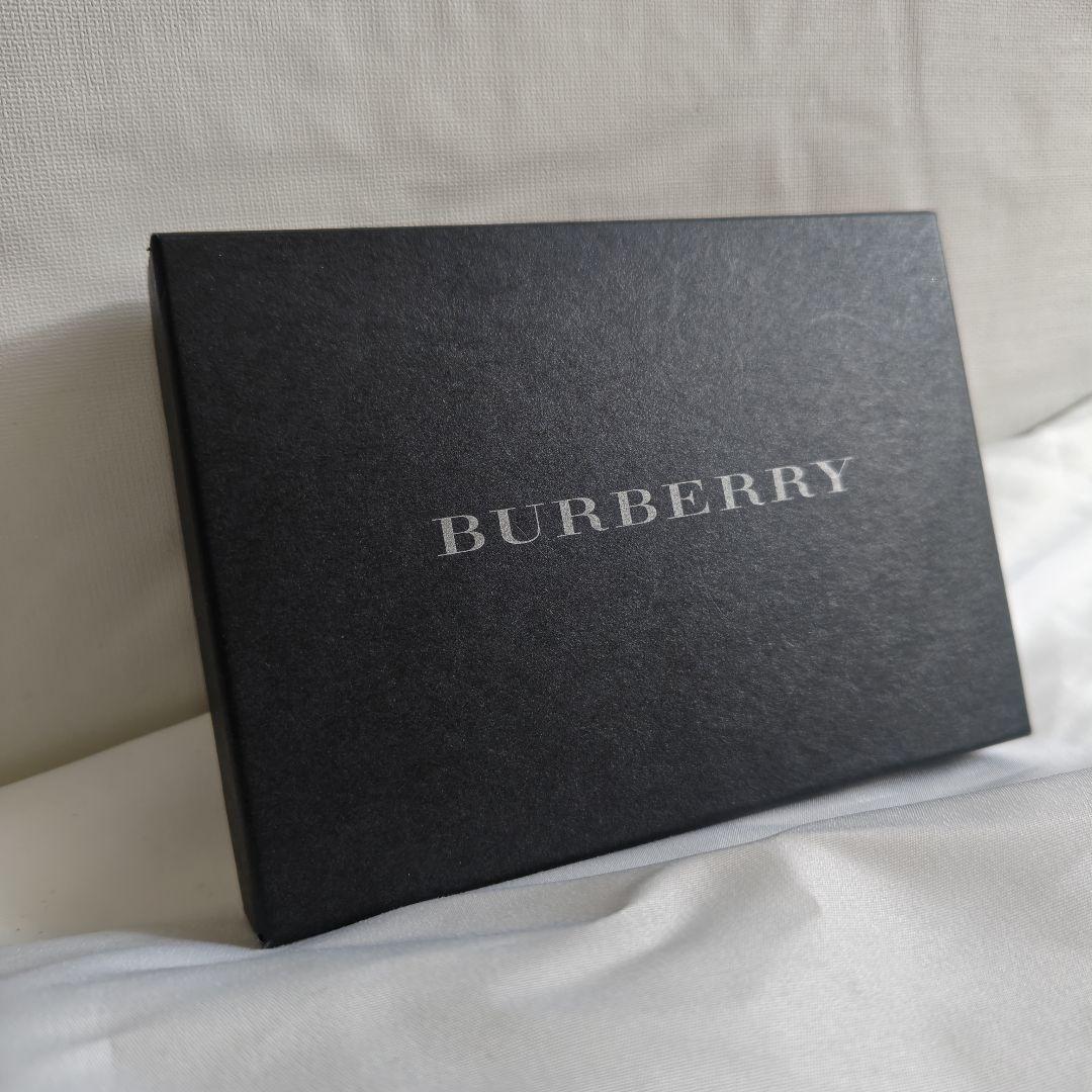 未使用級　バーバリー　カード入れ　ケース　名刺入れ　ブラック