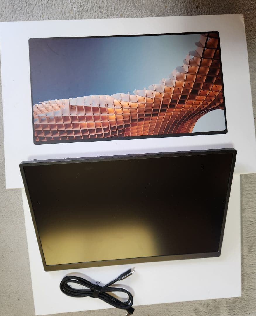 モニター16インチ4k