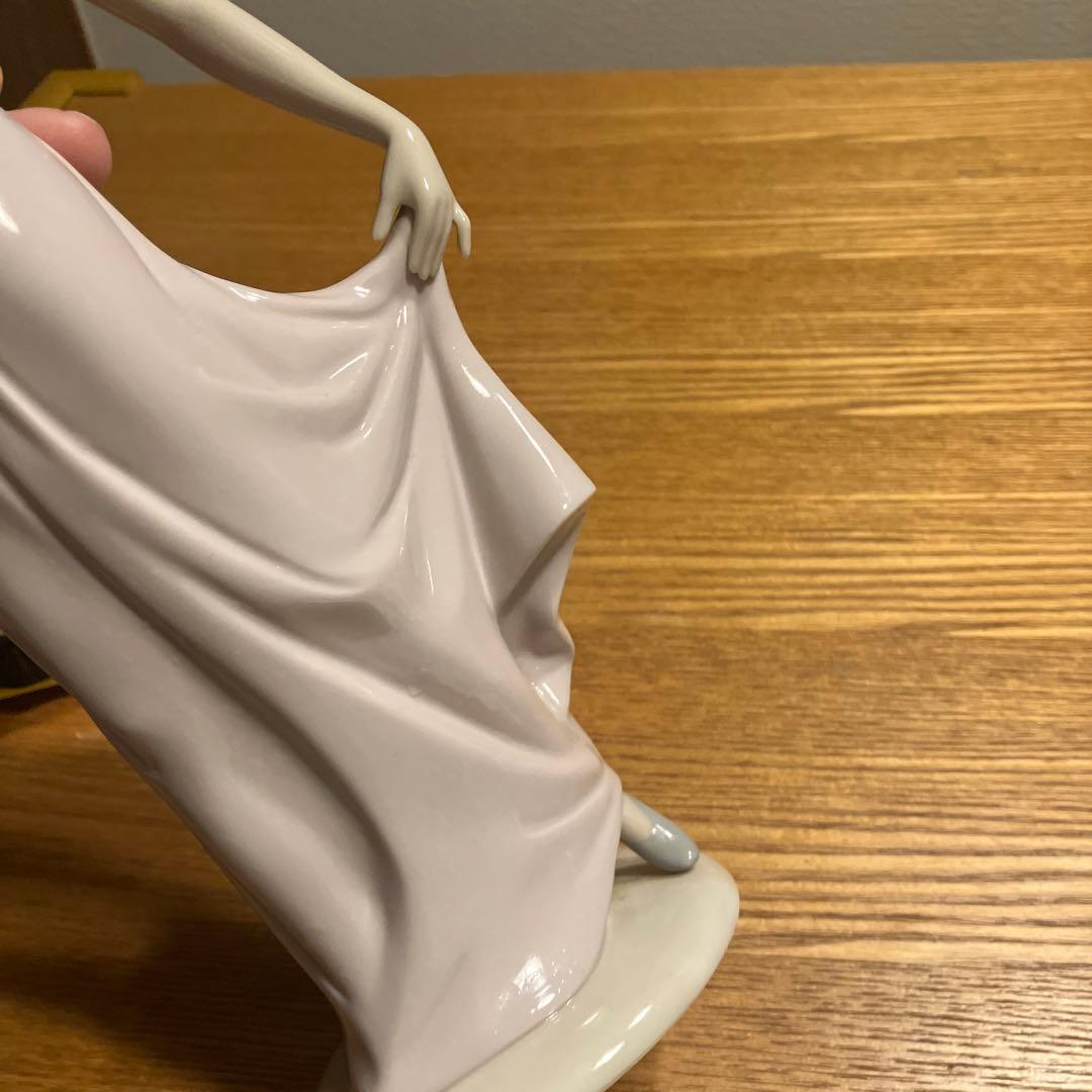 リヤドロ ナオ NAO 「踊り終えて」