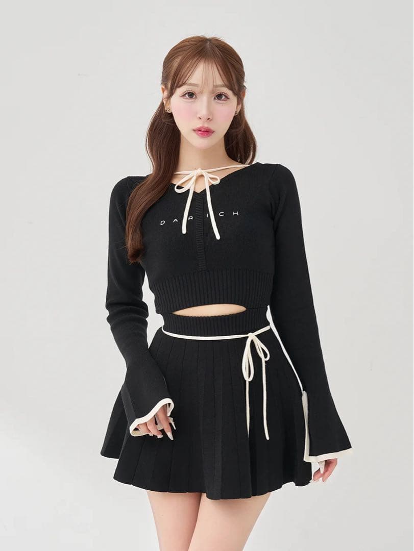 新品 ウエストオープンリボンデザインニットミニワンピース ダーリッチ 黒 フリー