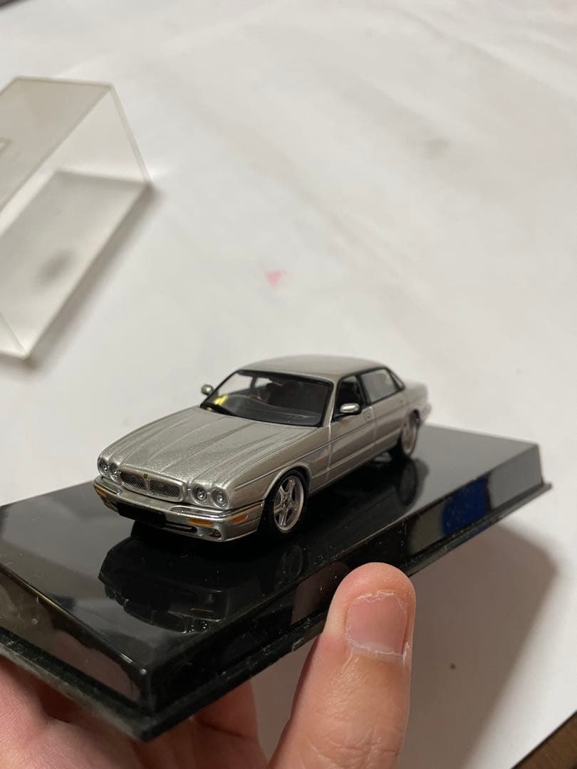 Mercedes-Benz G 55 AMG ブラックとCLS ホワイトのセット