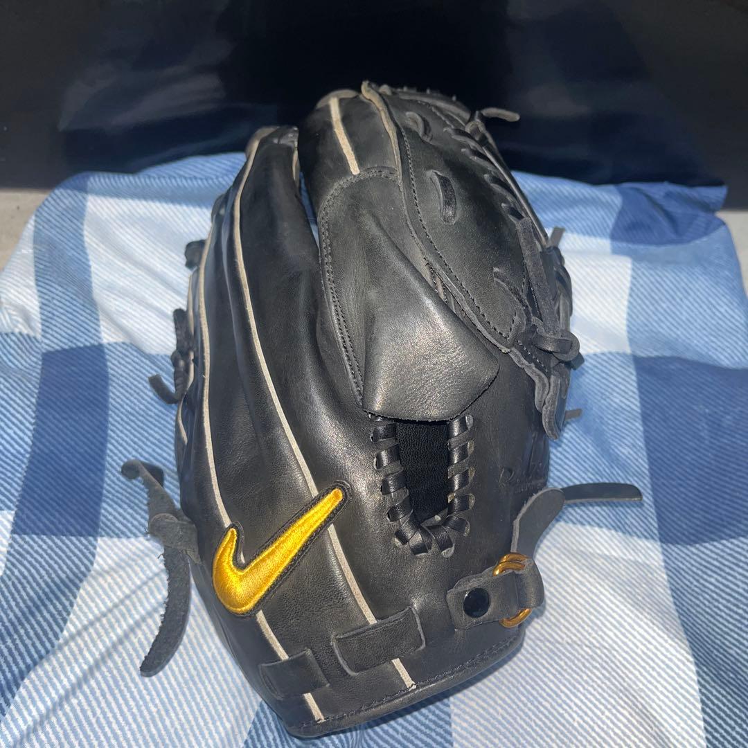 NIKE ダルビッシュモデル　一般軟式用(大人用)