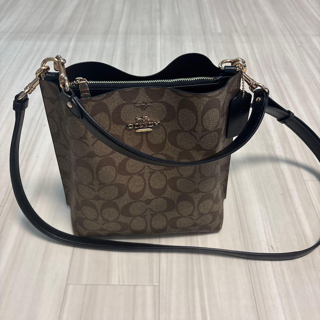 コーチ モノグラム柄 バッグ 中型