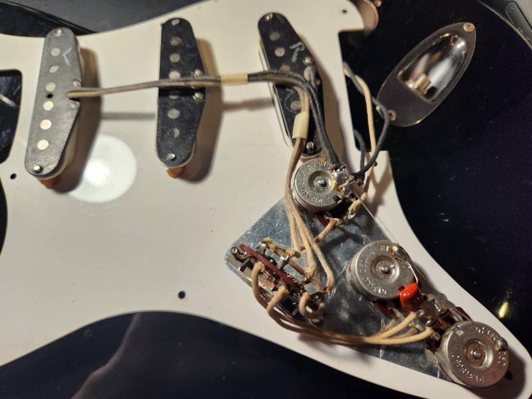 Fender Japan ST57-115 Early EXTRAD Eシリアル