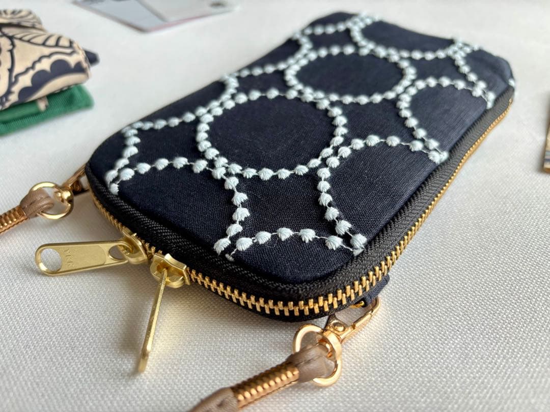 【スマホショルダー】ミナペルホネン タンバリン navy×light blue