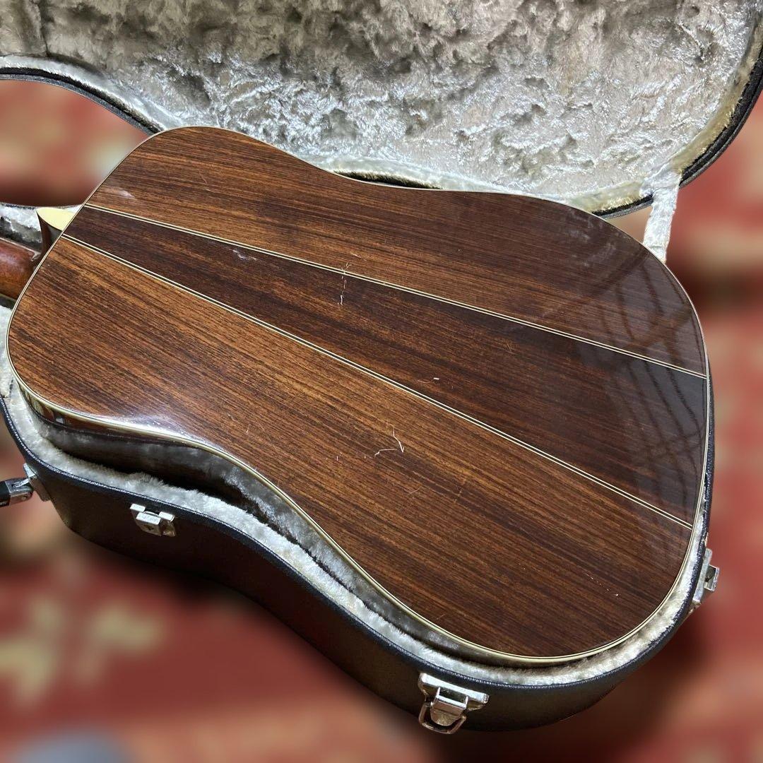 Sada yairiアコースティックギター